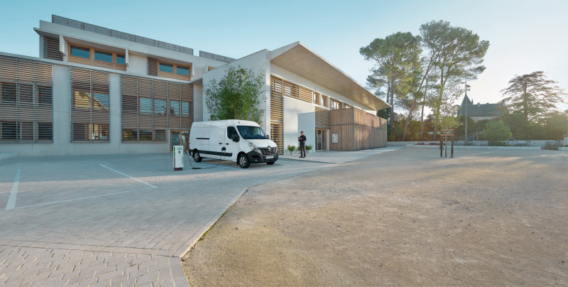 Dit is de volledig elektrisch aangedreven Renault Master Z.E.