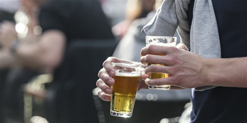 1 op 10 volwassenen wil minder alcohol drinken