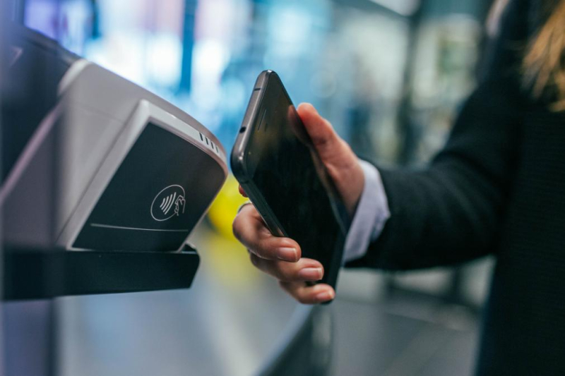 Nederlandse consumenten omarmen nieuwe betaalmiddelen: 12% geeft de voorkeur aan de Digital Wallet