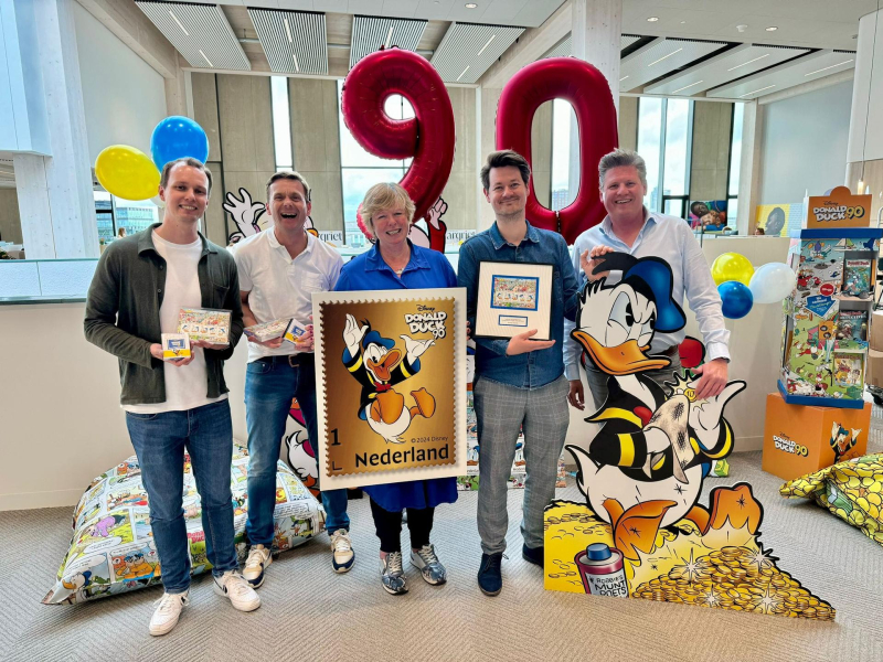 The Walt Disney Company Viert 90 Jaar Donald Duck!